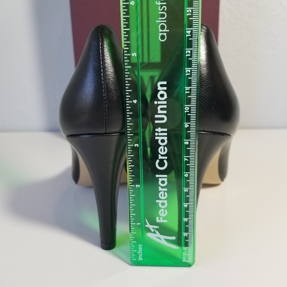 Bruno Magli Rita Cap Toe Phyton Printed Pump Heel - Picture 7 of 8